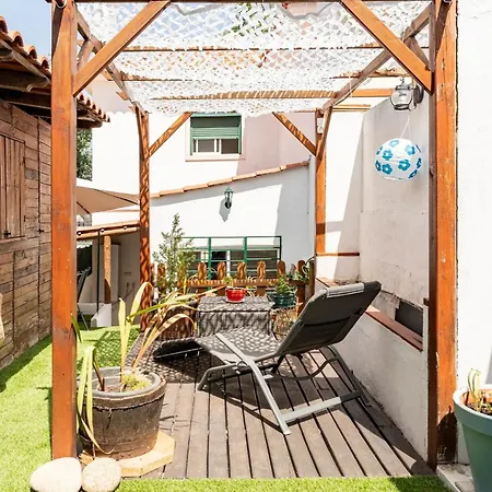 Lisbon Garden Stays, With Bbq, Easy Parking Near Tejo, Fast Access To Alfama & Downtown-3